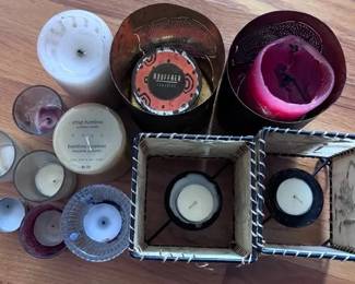 SAT195 - Assortment Of Seasonal Candles