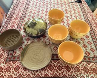 SAT139 - Ceramic Bowls & Pot Bundle