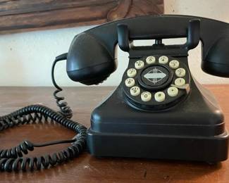 SAT456 - Crosley Retro Phone