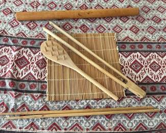SAT186 - 6 pc Natural Wood Cooking Utensil Lot