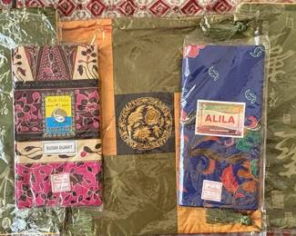 SAT364 - Three Cushion Covers And Two Blankets