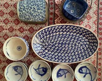 SAT092 - Assortment Of Ceramic Dinner Pieces