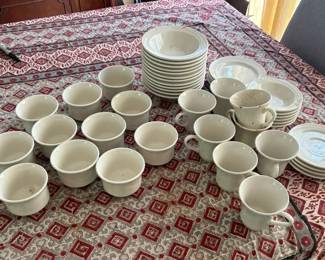 SAT173 - Espree Buffalo Cup, Plate, And Bowl Set (45 Pcs)