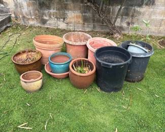 SAT390 - Bundle of Planting Pots