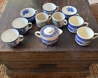 SAT282 - Vintage Stacking Coffee Tea Cups & Sugar Bowl Bundle
