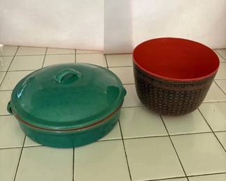 SAT165 - Wooden Bowl And Stoneware Pot