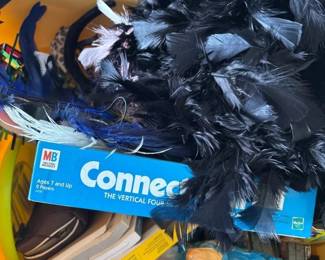 SAT520 - Costumes & Toys