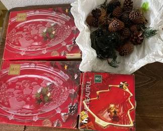 SAT248 - Xmas Tree Candy Dish & 2 Angel Platters With Pine Cones