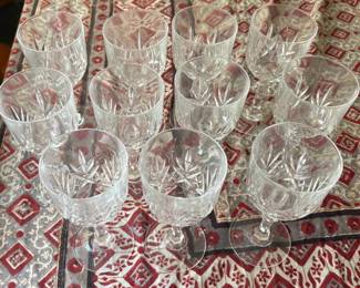 SAT200 - Set Of 11 Crystal Wine Glasses