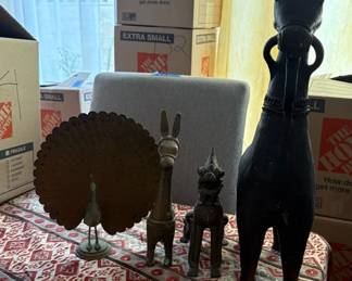 SAT412 - Four Animal Statues