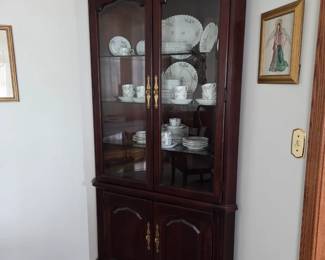 Thomasville china cabinet