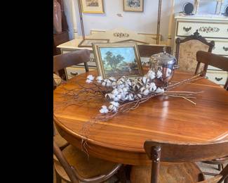 Antique walnut table with 3 additional leafs