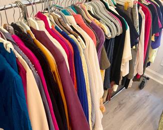 Ladies’ clothes mostly S-M