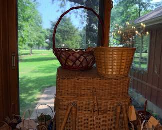 Items Located In The Dining Room