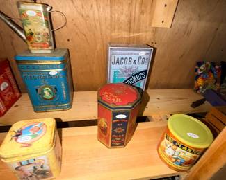 Items Located In The Lower Storage Area