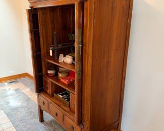 Items Located In The Entry