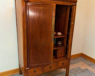 Items Located In The Entry