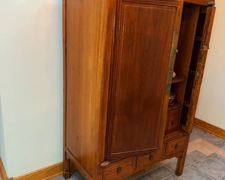 Items Located In The Entry