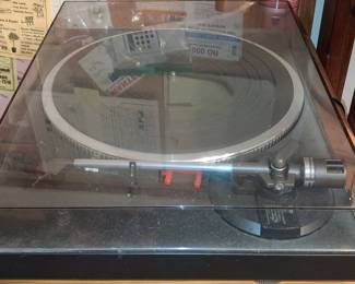 Technics SL-DD33 Direct Drive Automatic Turntable