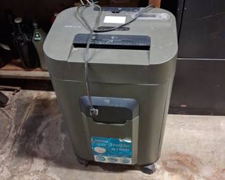 Royal RL170MX 17-Sheet Cross-Cut Paper Shredder