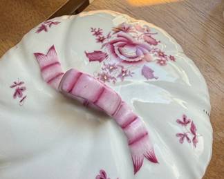 Herend Chinese Bouquet Raspberry Lidded Bonbonniere
