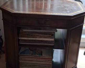 Early 20th Century Georgian Octagonal Leather Inset Library Side Table