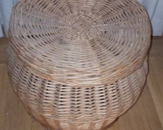 Vintage Round Wicker Storage Basket with Lid