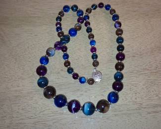 Dyed Agate Beaded Necklace with Silver-Tone Clasp