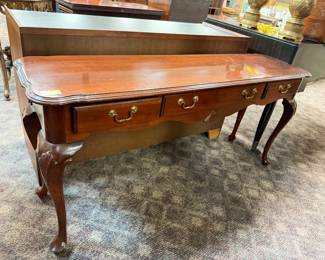 Queen Anne Cherry Sofa Table