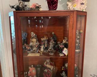 Same here. I will post a full and complete picture of this China cabinet. This was also sent to me.
