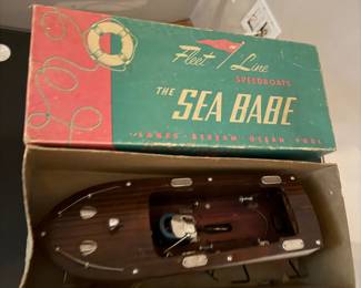 Vintage 1950s/60s Fleet Line "The Sea Babe" battery operated speedboat (needs parts)