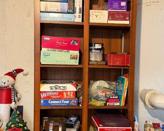Bookcase & Games; Trivial Pursuit; Palatine-Opoly; puzzles