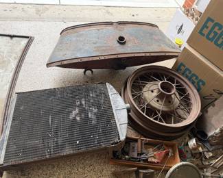 1928-1931 Ford Model A fuel tank, spoked wheel rim