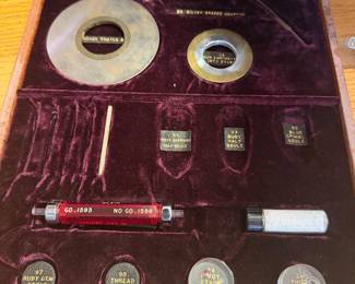 Linde Air Products 1940's-mid 50's Executive Presentation Master Set; trunk, (this case is missing some components)