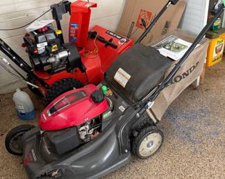 Honda HRX217VYAA lawn mower