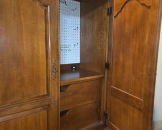 Armoire