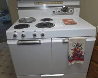 Frigidaire Electric Range with Wonder Oven