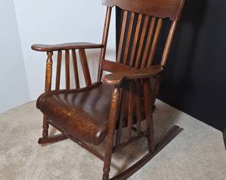 Early 20th-Century Oak Rocking Chair