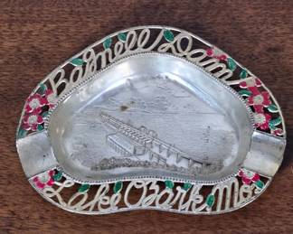 Decorative Souvenir Ashtray With Dam Theme