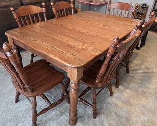 Solid Oak Table with Removable Leaf