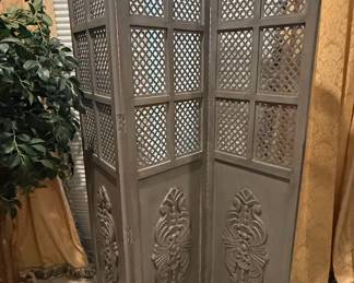 Three-Panel Decorative Wood Folding Room Divider with Lattice and Floral Carvings