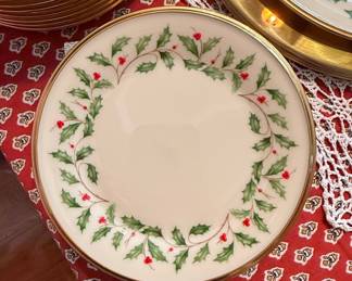 Lenox Holiday Holly Berry Serving Bowl