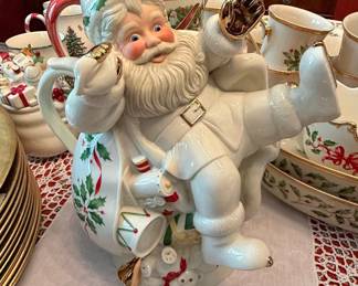 Lenox Holiday Collection Santa Teapot