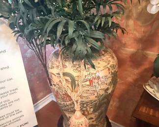 Large Chinese Famille Rose Porcelain Vase with Figures and Landscape