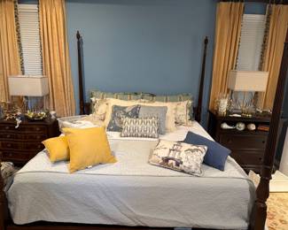 Mahogany Four-Poster Bed with Pineapple Finials and Ball-and-Claw Feet