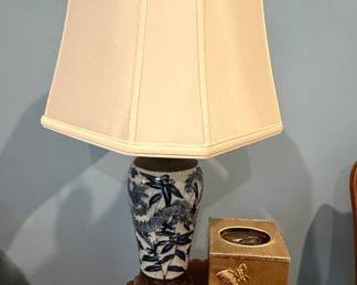 Chinese Blue and White Porcelain Dragon Ginger Jar Table Lamp