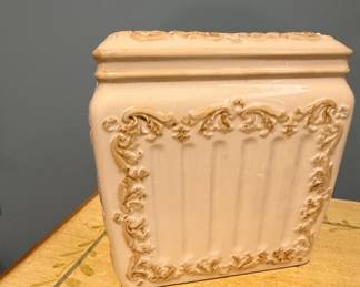 Vintage Ivory and Gold Ceramic Tissue Box Cover