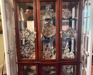 Federal Style Carved Mahogany Mirrored Display Cabinet by Pulaski, 20th C