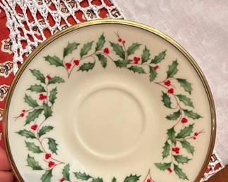 Lenox Holiday Holly Berry Serving Bowl