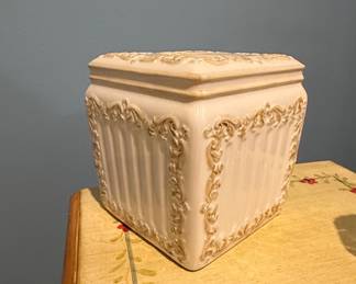Vintage Ivory and Gold Ceramic Tissue Box Cover